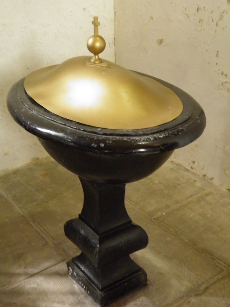 Les fonds baptismaux