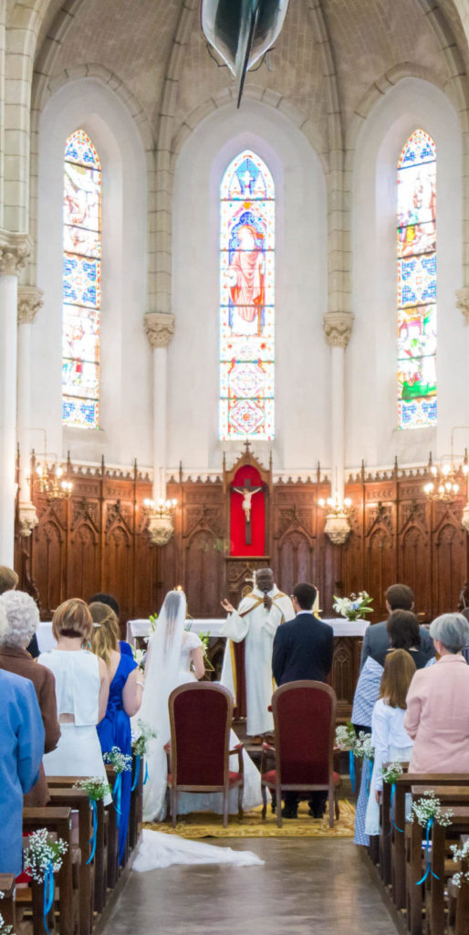 dans l'église