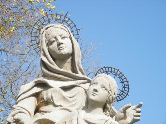 Sainte Anne d'Auray et Marie