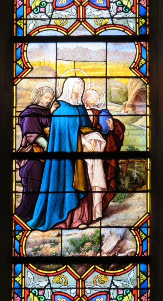 Vierge Marie descend du Calvaire